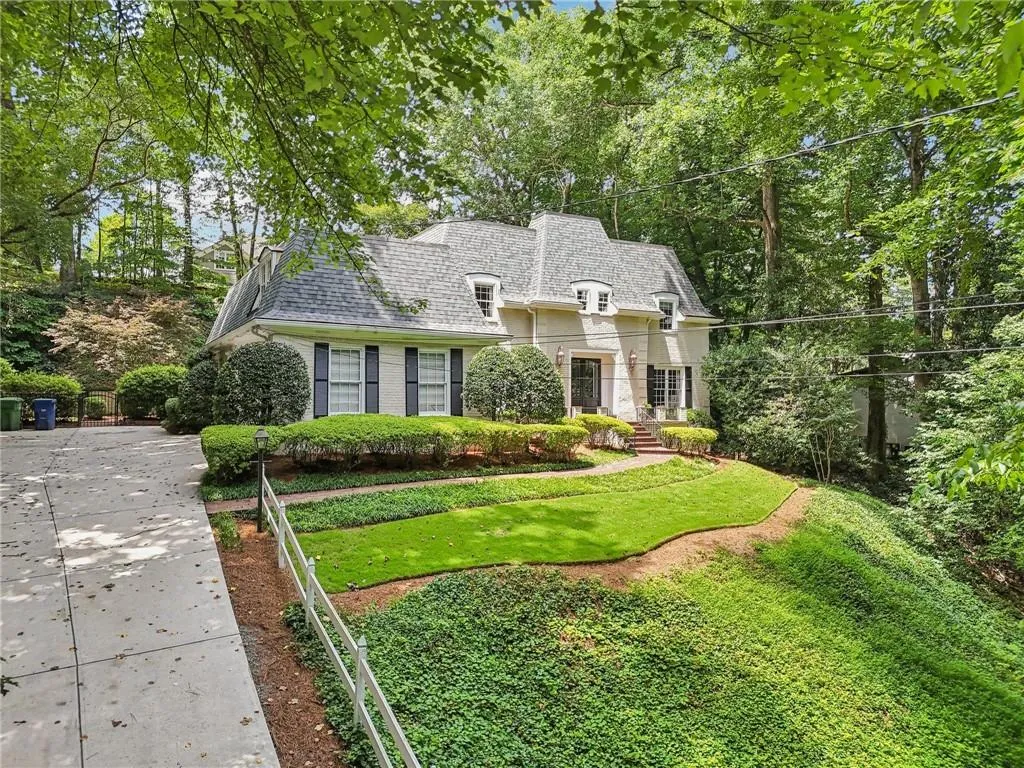 1382 W Wesley Road Nw, Atlanta, Georgia 30327, 4 Bedrooms Bedrooms, ,4 BathroomsBathrooms,Residential,For Sale,1382 W Wesley Road Nw,7611578