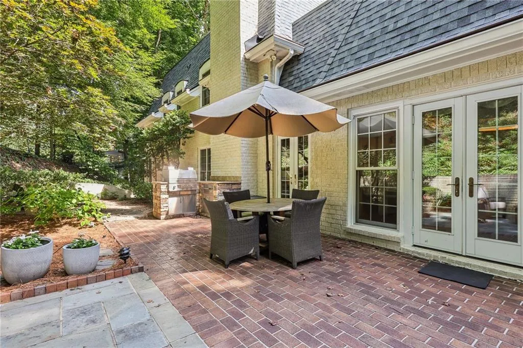 1382 W Wesley Road Nw, Atlanta, Georgia 30327, 4 Bedrooms Bedrooms, ,4 BathroomsBathrooms,Residential,For Sale,1382 W Wesley Road Nw,7611578