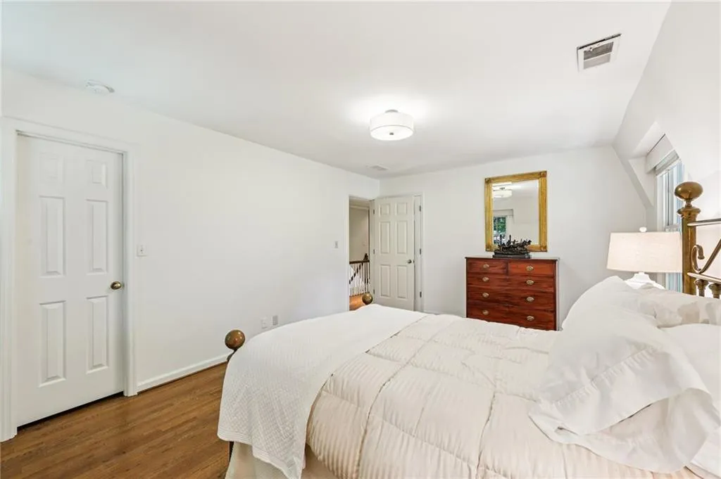 1382 W Wesley Road Nw, Atlanta, Georgia 30327, 4 Bedrooms Bedrooms, ,4 BathroomsBathrooms,Residential,For Sale,1382 W Wesley Road Nw,7611578