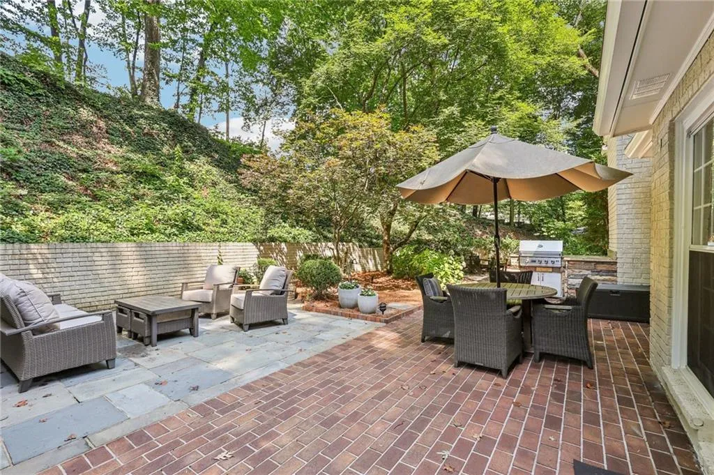 1382 W Wesley Road Nw, Atlanta, Georgia 30327, 4 Bedrooms Bedrooms, ,4 BathroomsBathrooms,Residential,For Sale,1382 W Wesley Road Nw,7611578
