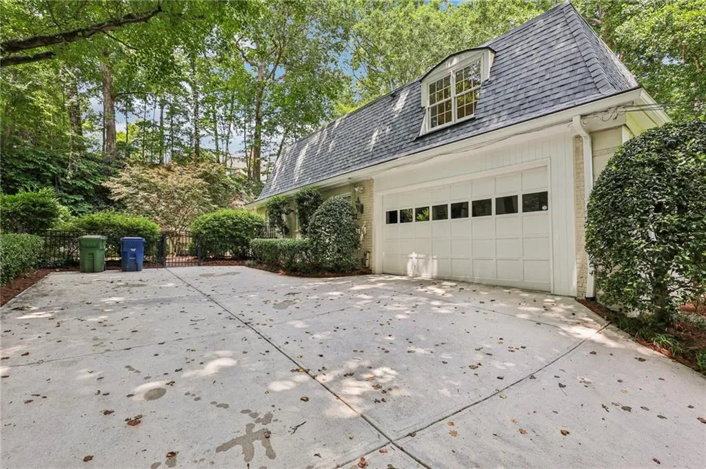 1382 W Wesley Road Nw, Atlanta, Georgia 30327, 4 Bedrooms Bedrooms, ,4 BathroomsBathrooms,Residential,For Sale,1382 W Wesley Road Nw,7611578
