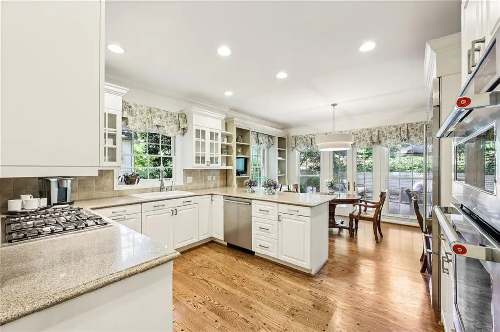 1382 W Wesley Road Nw, Atlanta, Georgia 30327, 4 Bedrooms Bedrooms, ,4 BathroomsBathrooms,Residential,For Sale,1382 W Wesley Road Nw,7611578