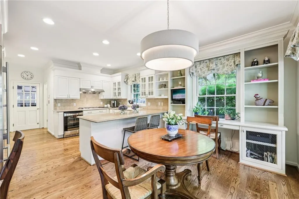 1382 W Wesley Road Nw, Atlanta, Georgia 30327, 4 Bedrooms Bedrooms, ,4 BathroomsBathrooms,Residential,For Sale,1382 W Wesley Road Nw,7611578