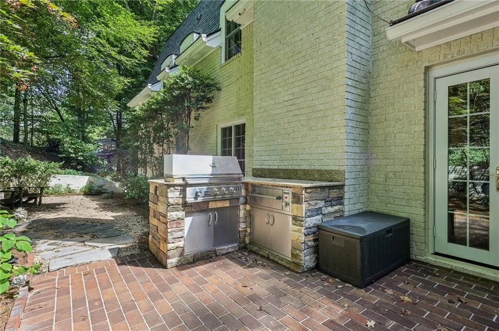 1382 W Wesley Road Nw, Atlanta, Georgia 30327, 4 Bedrooms Bedrooms, ,4 BathroomsBathrooms,Residential,For Sale,1382 W Wesley Road Nw,7611578