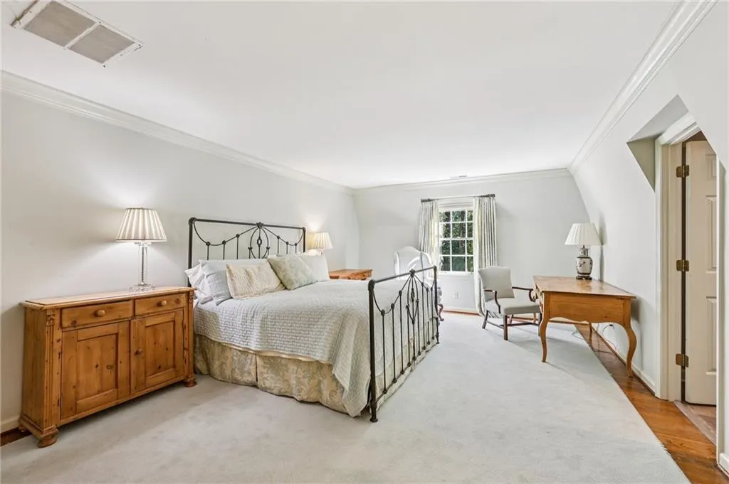 1382 W Wesley Road Nw, Atlanta, Georgia 30327, 4 Bedrooms Bedrooms, ,4 BathroomsBathrooms,Residential,For Sale,1382 W Wesley Road Nw,7611578