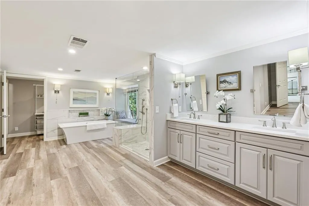 1382 W Wesley Road Nw, Atlanta, Georgia 30327, 4 Bedrooms Bedrooms, ,4 BathroomsBathrooms,Residential,For Sale,1382 W Wesley Road Nw,7611578