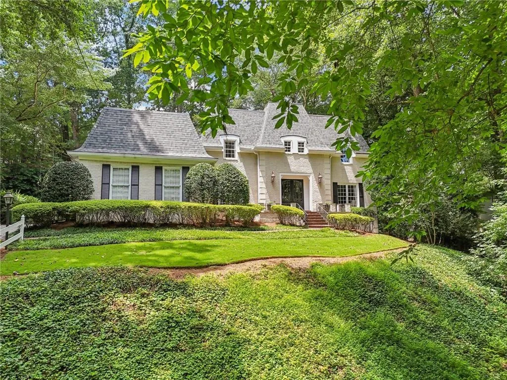 1382 W Wesley Road Nw, Atlanta, Georgia 30327, 4 Bedrooms Bedrooms, ,4 BathroomsBathrooms,Residential,For Sale,1382 W Wesley Road Nw,7611578