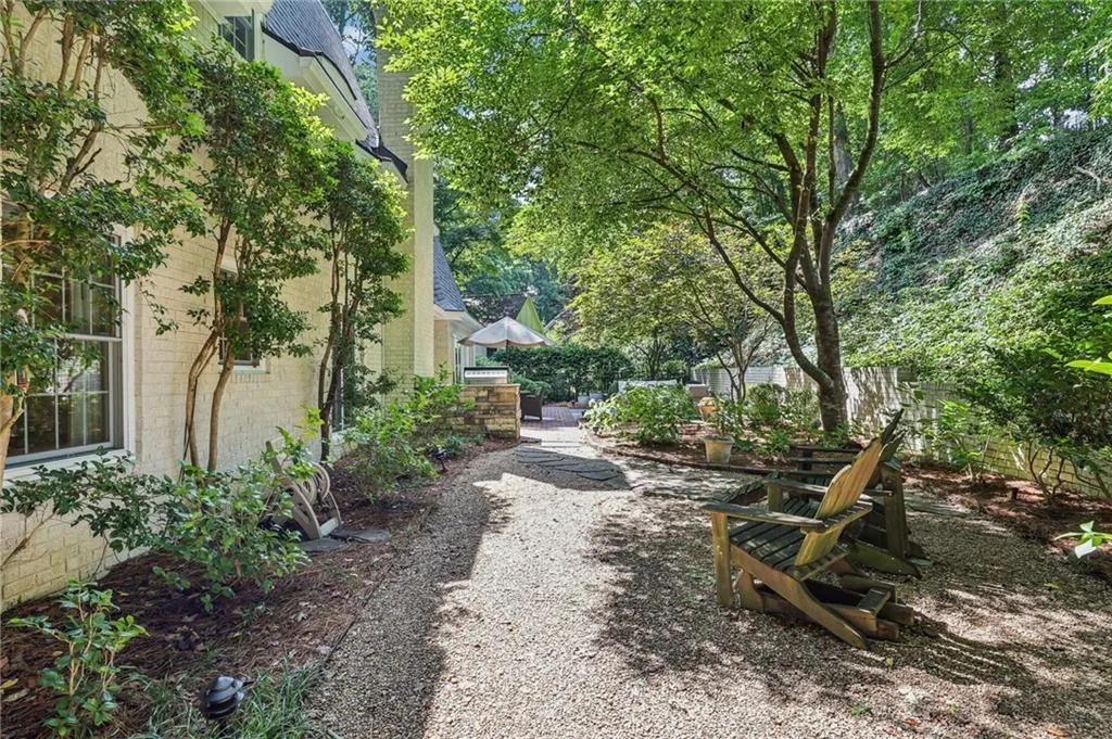 1382 W Wesley Road Nw, Atlanta, Georgia 30327, 4 Bedrooms Bedrooms, ,4 BathroomsBathrooms,Residential,For Sale,1382 W Wesley Road Nw,7611578