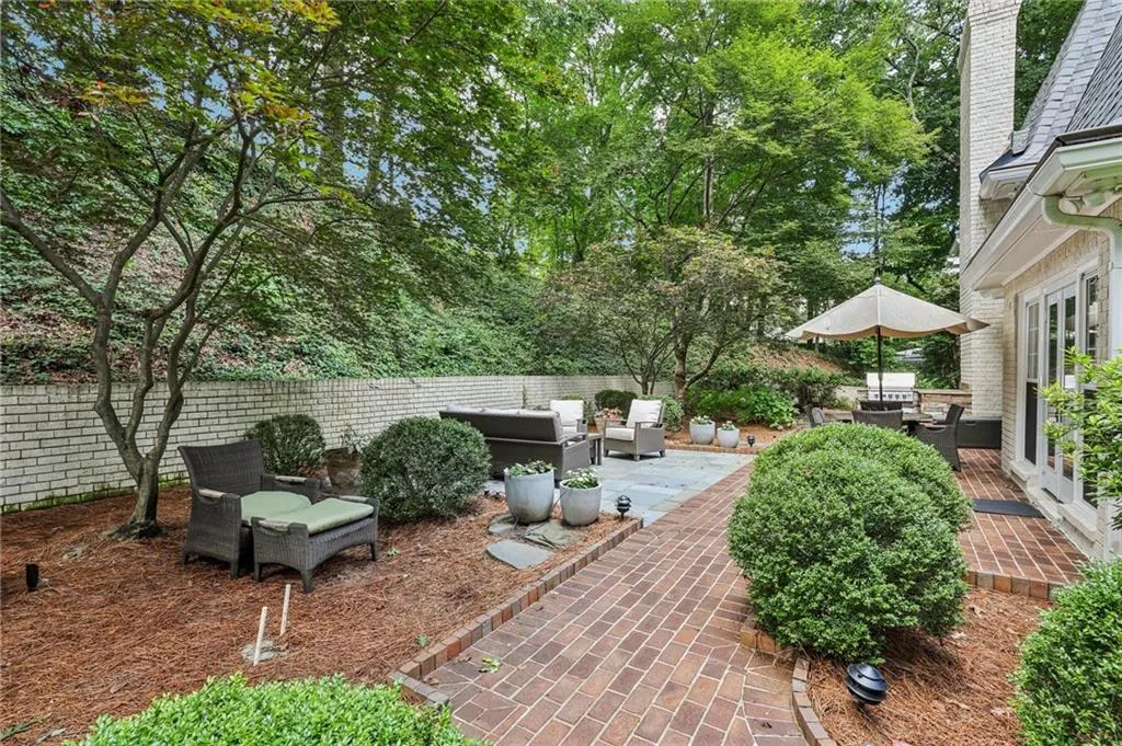 1382 W Wesley Road Nw, Atlanta, Georgia 30327, 4 Bedrooms Bedrooms, ,4 BathroomsBathrooms,Residential,For Sale,1382 W Wesley Road Nw,7611578