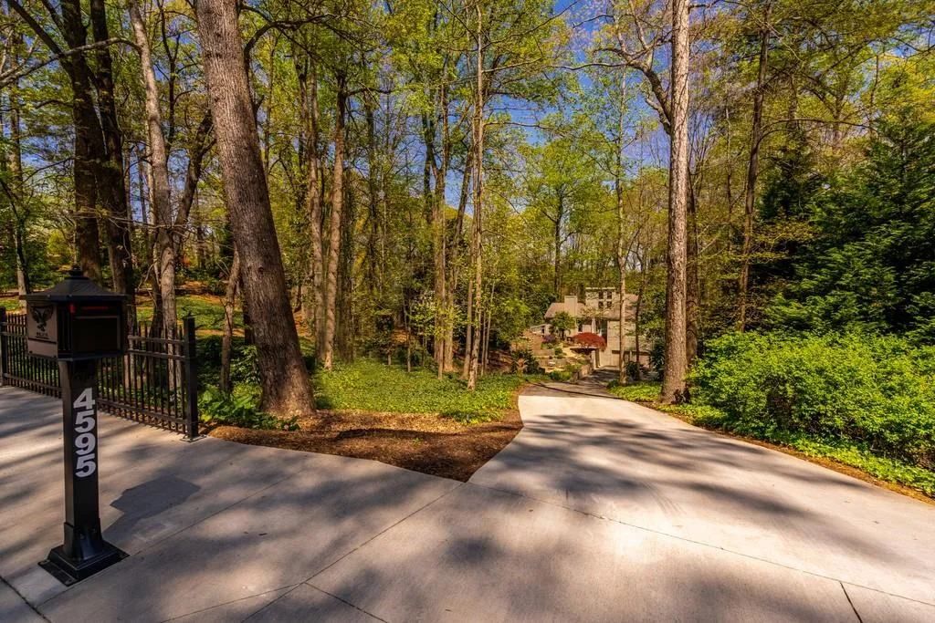 4595 Dudley Lane, Atlanta, Georgia 30327, 4 Bedrooms Bedrooms, ,3 BathroomsBathrooms,Residential,Sold,4595 Dudley Lane,6865163