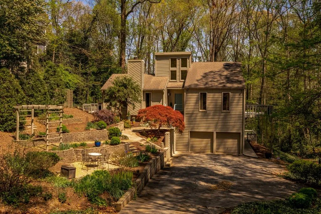 4595 Dudley Lane, Atlanta, Georgia 30327, 4 Bedrooms Bedrooms, ,3 BathroomsBathrooms,Residential,Sold,4595 Dudley Lane,6865163
