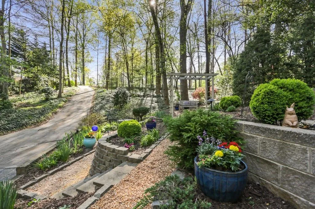 4595 Dudley Lane, Atlanta, Georgia 30327, 4 Bedrooms Bedrooms, ,3 BathroomsBathrooms,Residential,Sold,4595 Dudley Lane,6865163