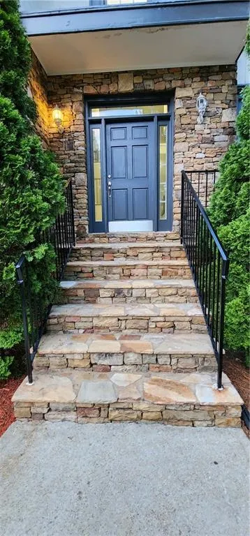 160 Spalding Springs Court, Sandy Springs, Georgia 30350, 5 Bedrooms Bedrooms, ,3 BathroomsBathrooms,Residential,Sold,160 Spalding Springs Court,7246872