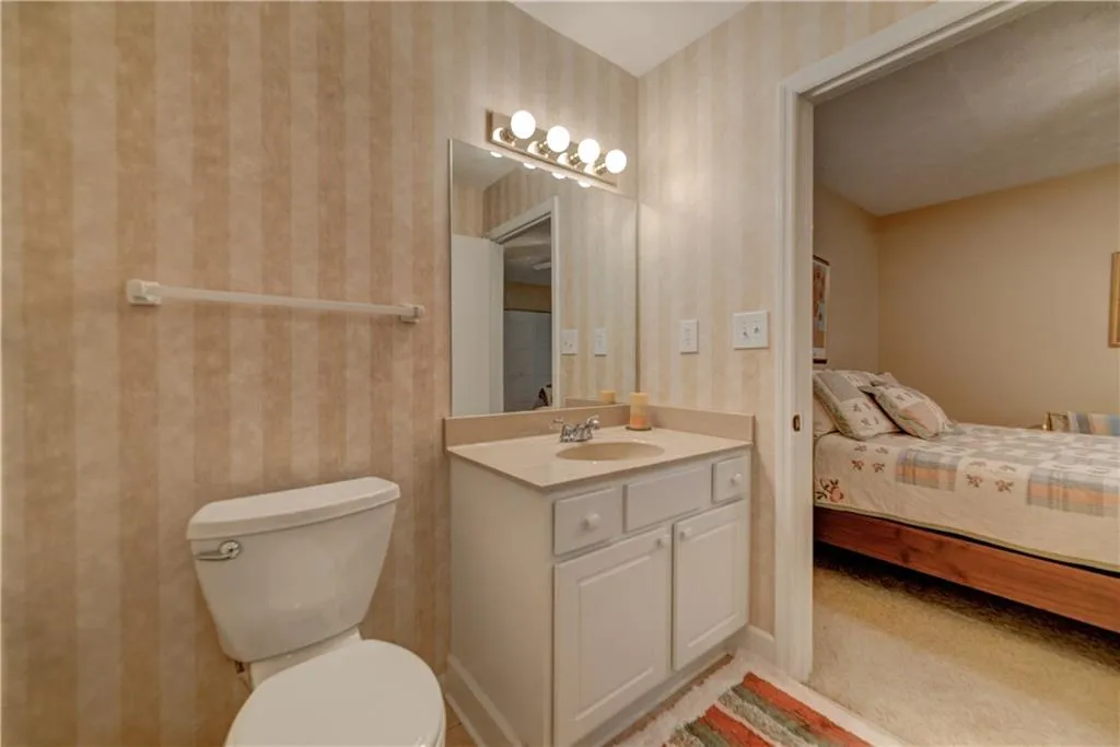 5390 Chemin De Vie, Sandy Springs, Georgia 30342, 2 Bedrooms Bedrooms, ,2 BathroomsBathrooms,Residential,Sold,5390 Chemin De Vie,6001157