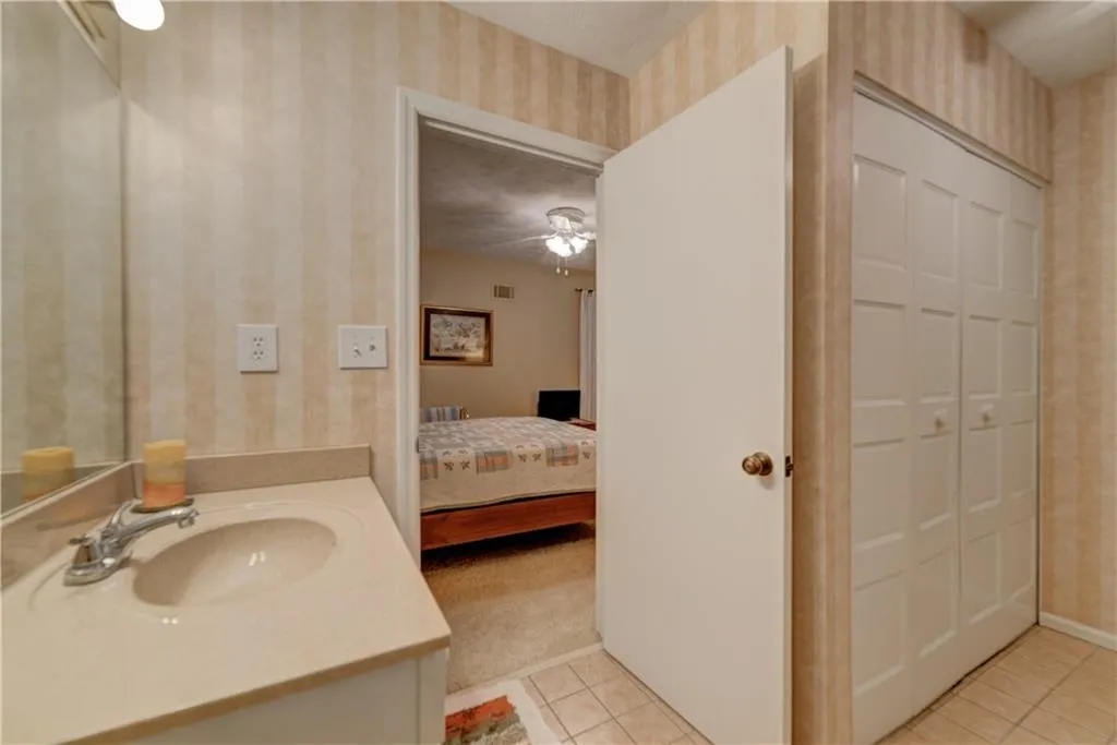 5390 Chemin De Vie, Sandy Springs, Georgia 30342, 2 Bedrooms Bedrooms, ,2 BathroomsBathrooms,Residential,Sold,5390 Chemin De Vie,6001157