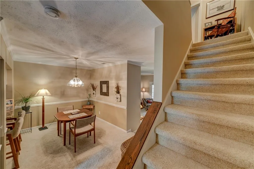 5390 Chemin De Vie, Sandy Springs, Georgia 30342, 2 Bedrooms Bedrooms, ,2 BathroomsBathrooms,Residential,Sold,5390 Chemin De Vie,6001157