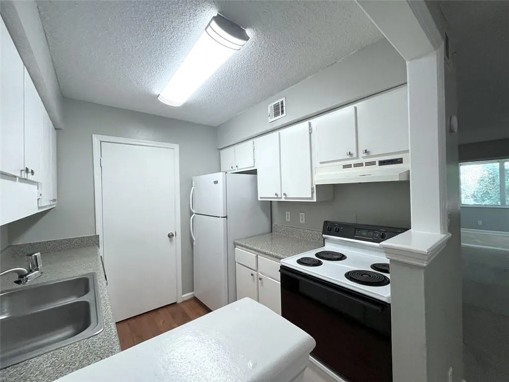 3020 Wingate Way, Sandy Springs, Georgia 30350, 2 Bedrooms Bedrooms, ,2 BathroomsBathrooms,Residential,For Sale,3020 Wingate Way,7532093
