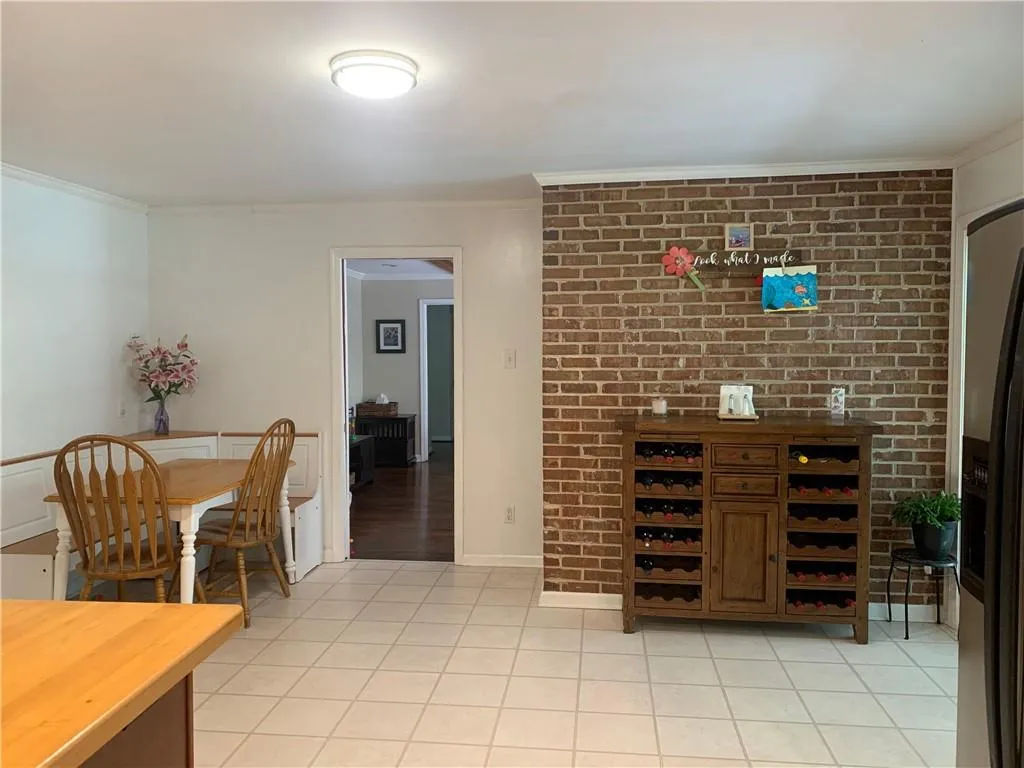 700 Old Post Road, Sandy Springs, Georgia 30328, 6 Bedrooms Bedrooms, ,3 BathroomsBathrooms,Residential,Sold,700 Old Post Road,7037375