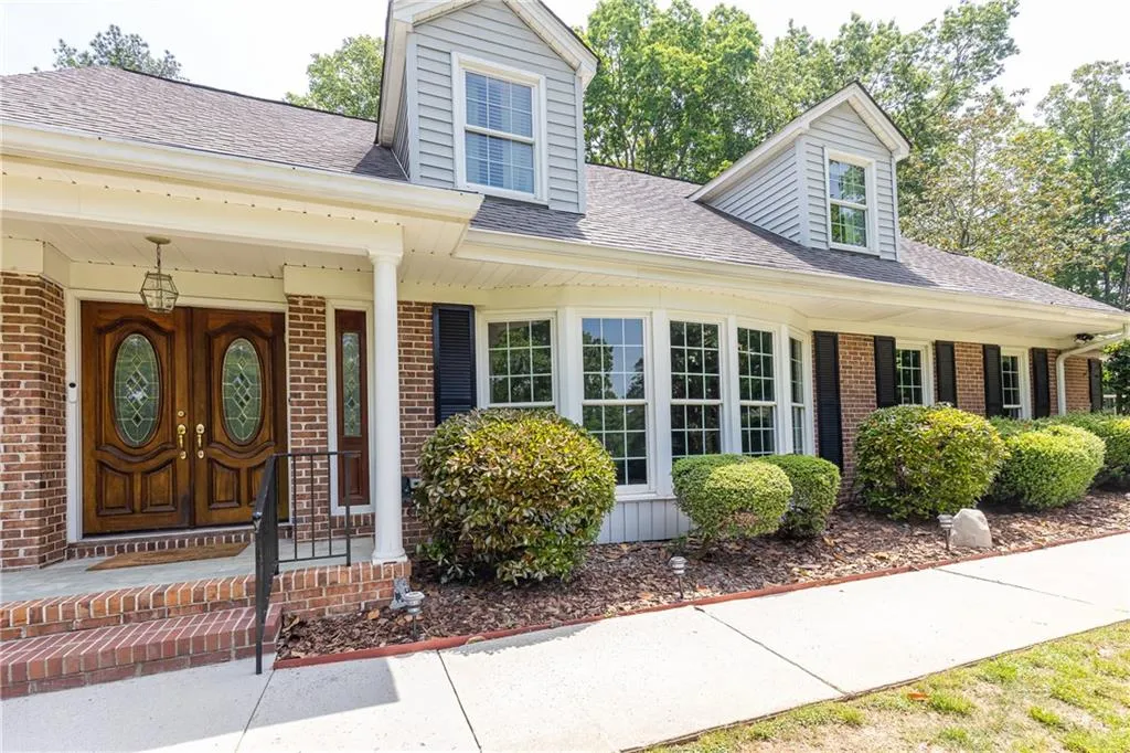 700 Old Post Road, Sandy Springs, Georgia 30328, 6 Bedrooms Bedrooms, ,3 BathroomsBathrooms,Residential,Sold,700 Old Post Road,7037375