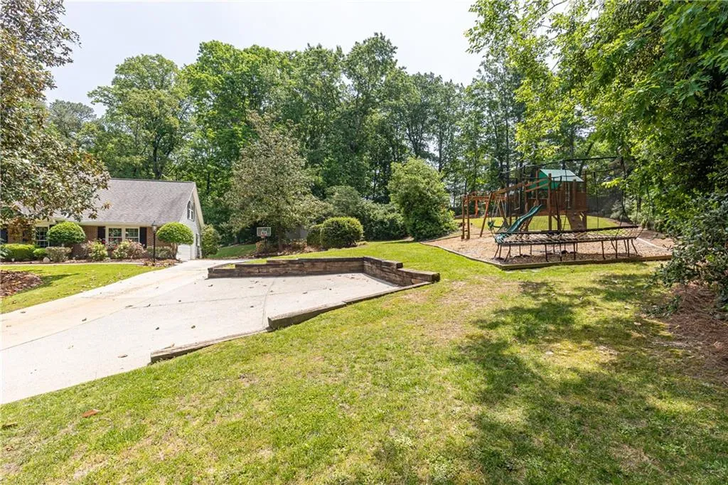 700 Old Post Road, Sandy Springs, Georgia 30328, 6 Bedrooms Bedrooms, ,3 BathroomsBathrooms,Residential,Sold,700 Old Post Road,7037375