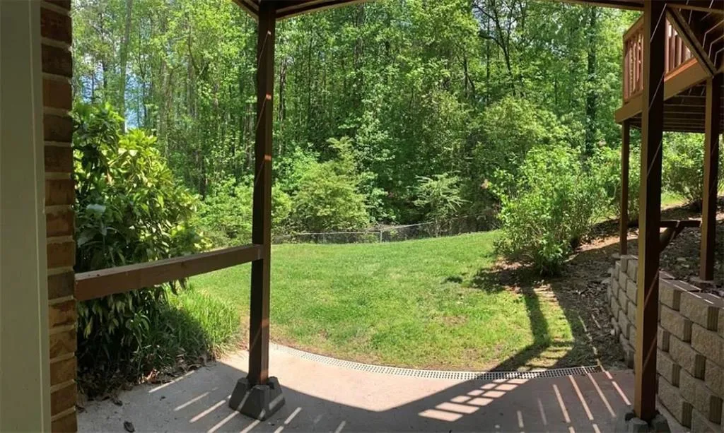 700 Old Post Road, Sandy Springs, Georgia 30328, 6 Bedrooms Bedrooms, ,3 BathroomsBathrooms,Residential,Sold,700 Old Post Road,7037375