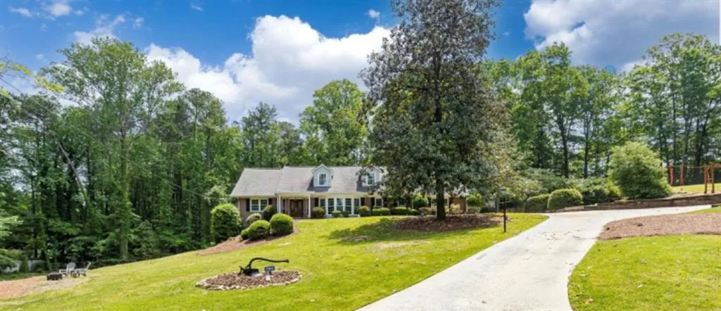 700 Old Post Road, Sandy Springs, Georgia 30328, 6 Bedrooms Bedrooms, ,3 BathroomsBathrooms,Residential,Sold,700 Old Post Road,7037375