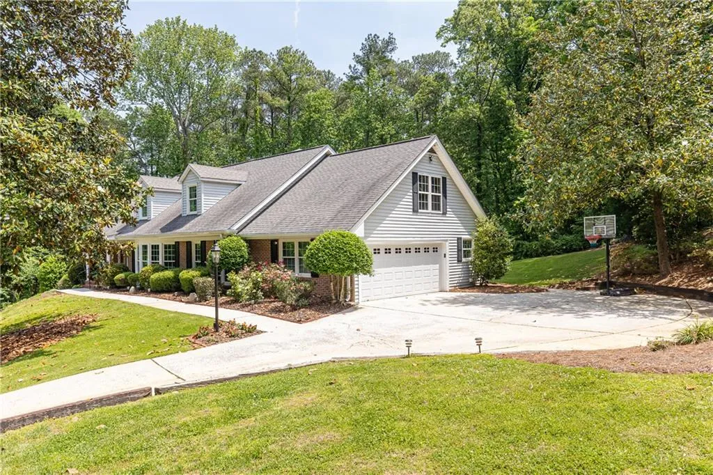 700 Old Post Road, Sandy Springs, Georgia 30328, 6 Bedrooms Bedrooms, ,3 BathroomsBathrooms,Residential,Sold,700 Old Post Road,7037375