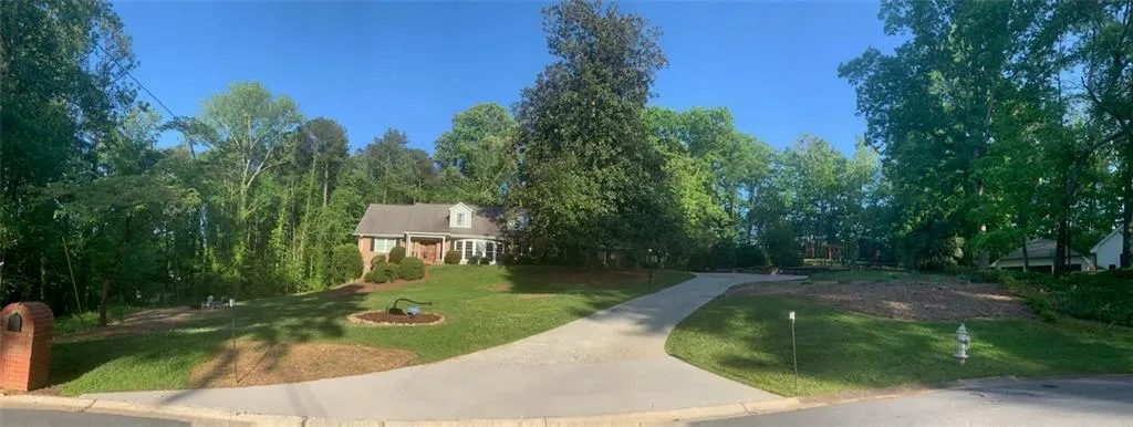 700 Old Post Road, Sandy Springs, Georgia 30328, 6 Bedrooms Bedrooms, ,3 BathroomsBathrooms,Residential,Sold,700 Old Post Road,7037375