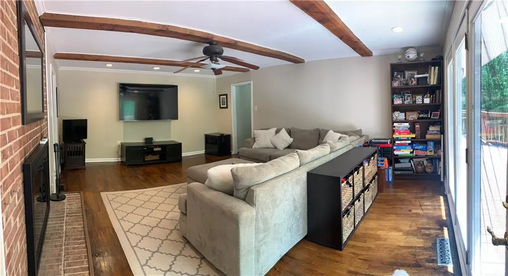 700 Old Post Road, Sandy Springs, Georgia 30328, 6 Bedrooms Bedrooms, ,3 BathroomsBathrooms,Residential,Sold,700 Old Post Road,7037375
