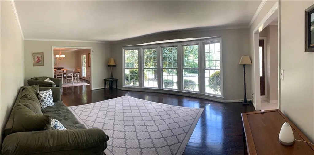 700 Old Post Road, Sandy Springs, Georgia 30328, 6 Bedrooms Bedrooms, ,3 BathroomsBathrooms,Residential,Sold,700 Old Post Road,7037375