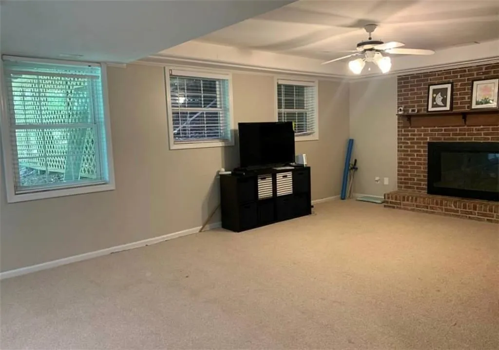 700 Old Post Road, Sandy Springs, Georgia 30328, 6 Bedrooms Bedrooms, ,3 BathroomsBathrooms,Residential,Sold,700 Old Post Road,7037375