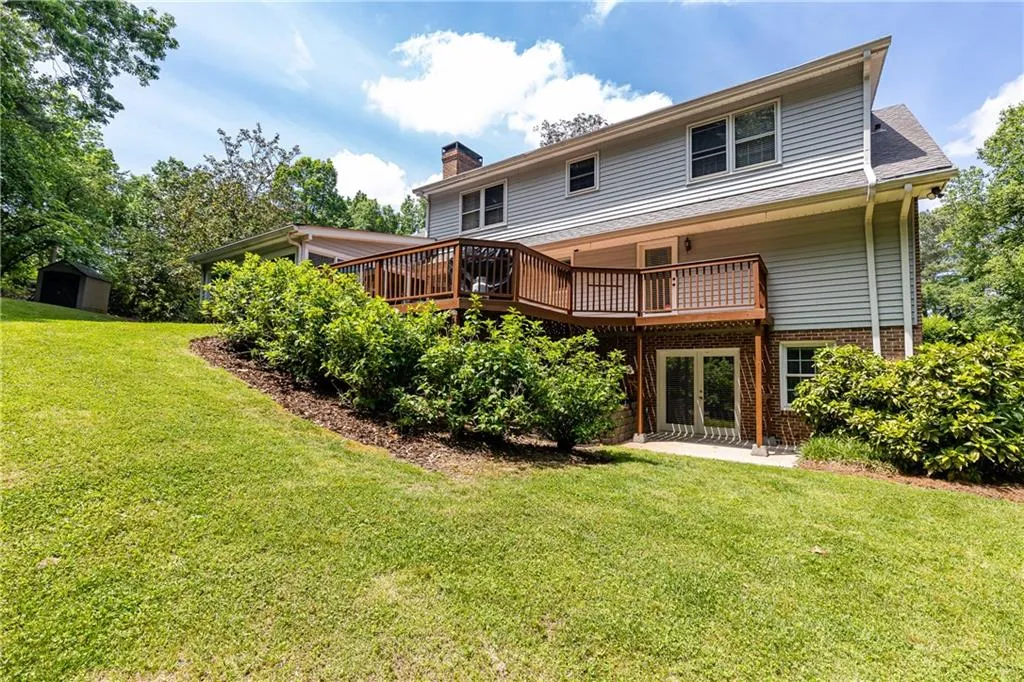 700 Old Post Road, Sandy Springs, Georgia 30328, 6 Bedrooms Bedrooms, ,3 BathroomsBathrooms,Residential,Sold,700 Old Post Road,7037375