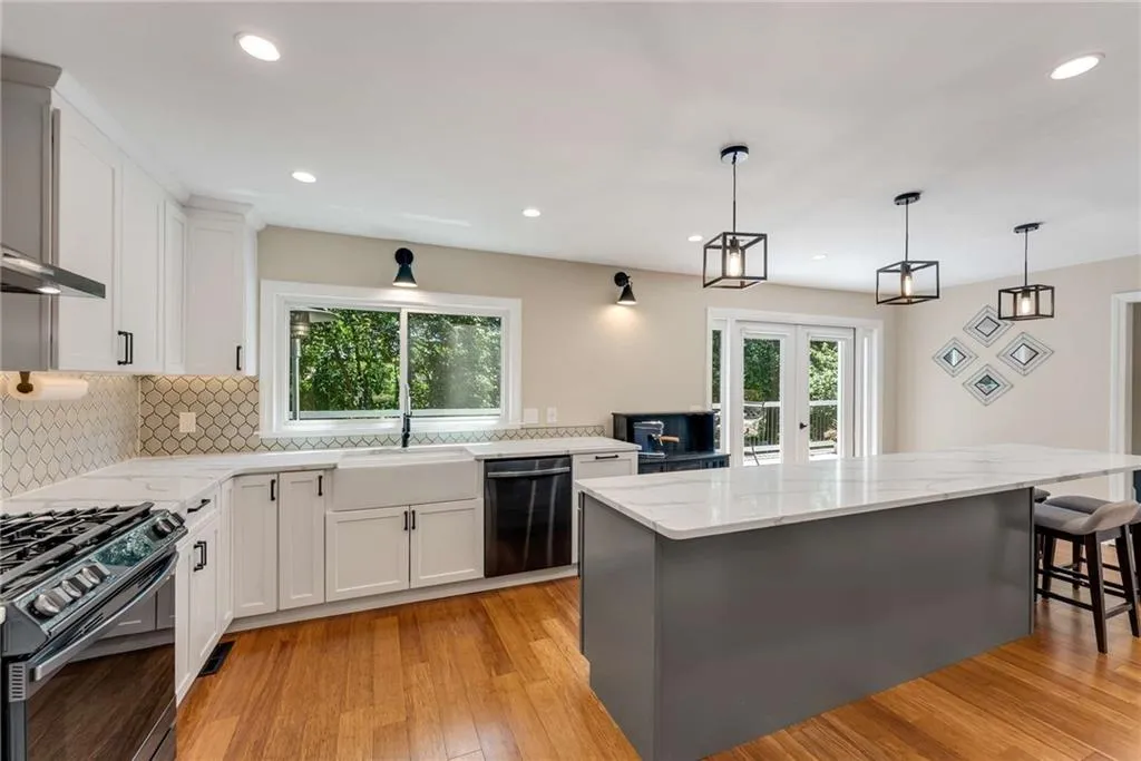 2356 Defoors Ferry Road Nw, Atlanta, Georgia 30318, 4 Bedrooms Bedrooms, ,3 BathroomsBathrooms,Residential,Sold,2356 Defoors Ferry Road Nw,7584587