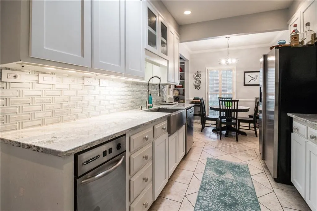 5247 Glenridge Drive, Atlanta, Georgia 30342, 3 Bedrooms Bedrooms, ,2 BathroomsBathrooms,Residential,Sold,5247 Glenridge Drive,6579188