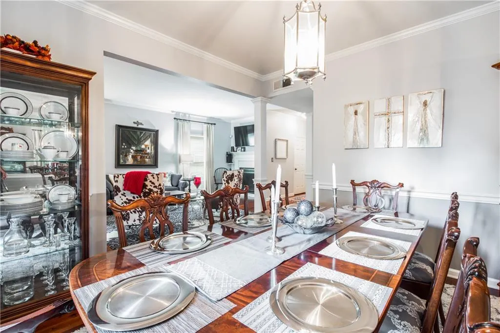 5247 Glenridge Drive, Atlanta, Georgia 30342, 3 Bedrooms Bedrooms, ,2 BathroomsBathrooms,Residential,Sold,5247 Glenridge Drive,6579188