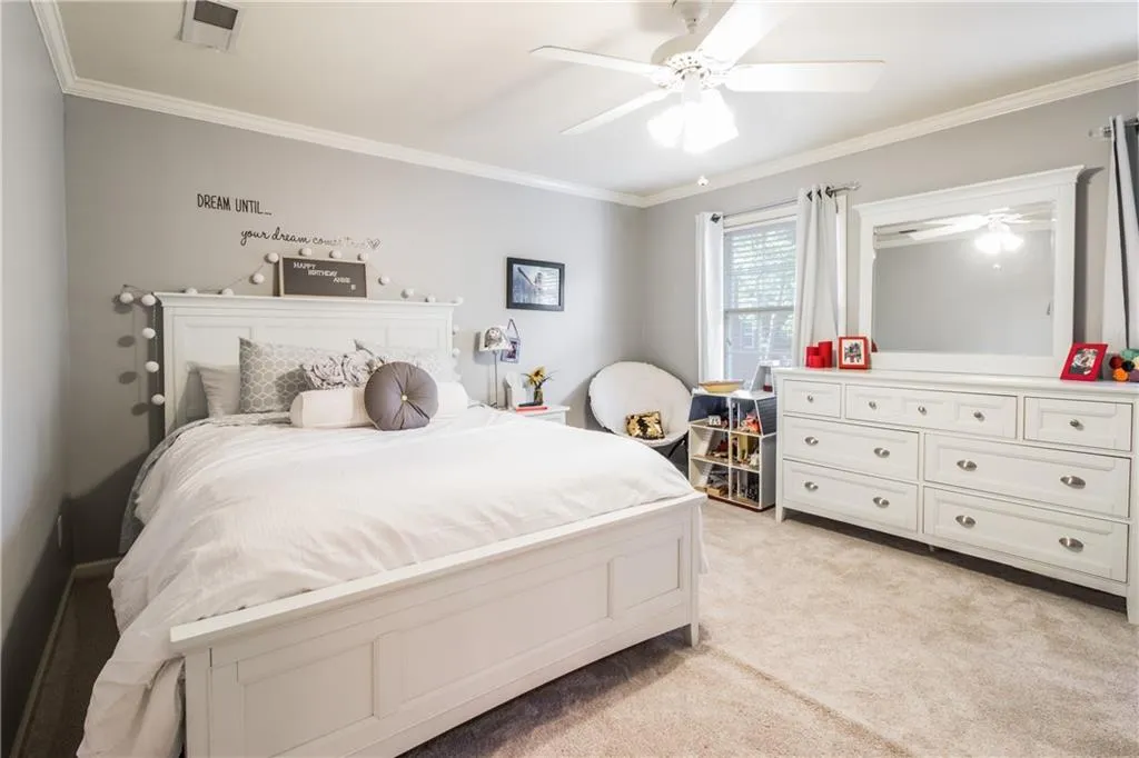 5247 Glenridge Drive, Atlanta, Georgia 30342, 3 Bedrooms Bedrooms, ,2 BathroomsBathrooms,Residential,Sold,5247 Glenridge Drive,6579188