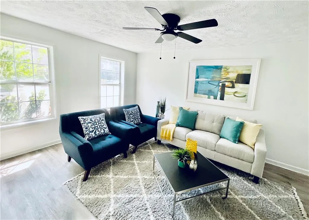 7750 Roswell Road Unit 4c, Sandy Springs, Georgia 30350, 3 Bedrooms Bedrooms, ,2 BathroomsBathrooms,Residential,Sold,7750 Roswell Road Unit 4c,7094082