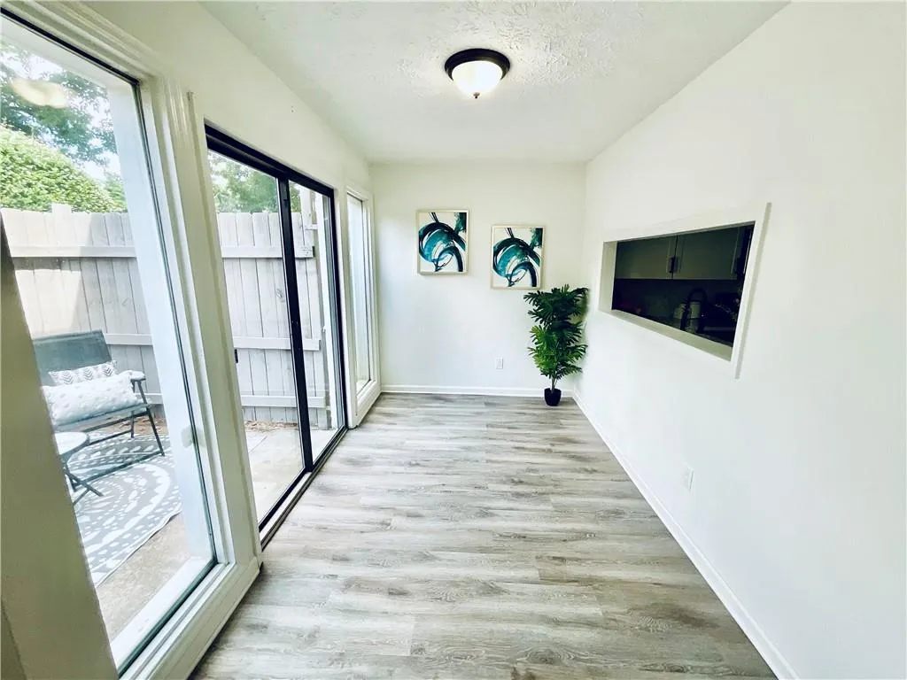 7750 Roswell Road Unit 4c, Sandy Springs, Georgia 30350, 3 Bedrooms Bedrooms, ,2 BathroomsBathrooms,Residential,Sold,7750 Roswell Road Unit 4c,7094082