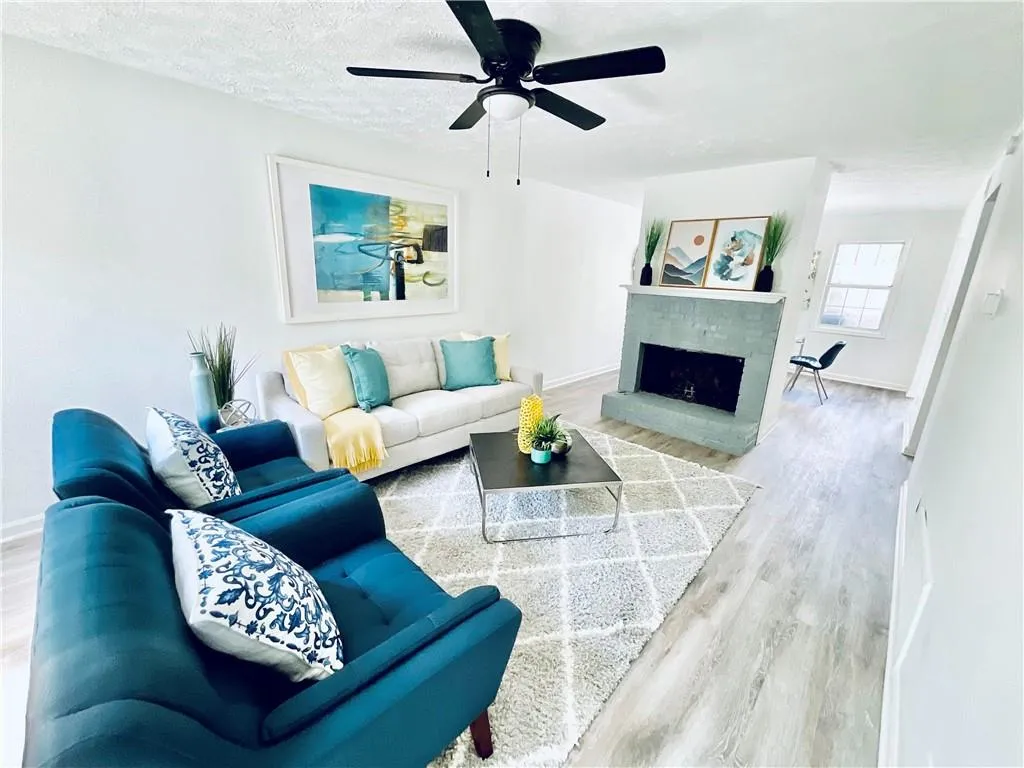 7750 Roswell Road Unit 4c, Sandy Springs, Georgia 30350, 3 Bedrooms Bedrooms, ,2 BathroomsBathrooms,Residential,Sold,7750 Roswell Road Unit 4c,7094082