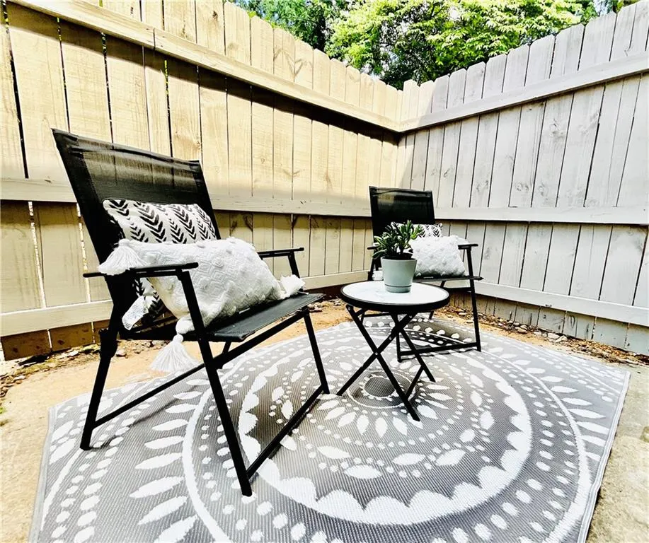 7750 Roswell Road Unit 4c, Sandy Springs, Georgia 30350, 3 Bedrooms Bedrooms, ,2 BathroomsBathrooms,Residential,Sold,7750 Roswell Road Unit 4c,7094082