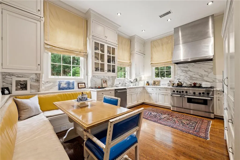 2 W Muscogee Avenue Nw, Atlanta, Georgia 30305, 4 Bedrooms Bedrooms, ,5 BathroomsBathrooms,Residential,For Sale,2 W Muscogee Avenue Nw,7587033