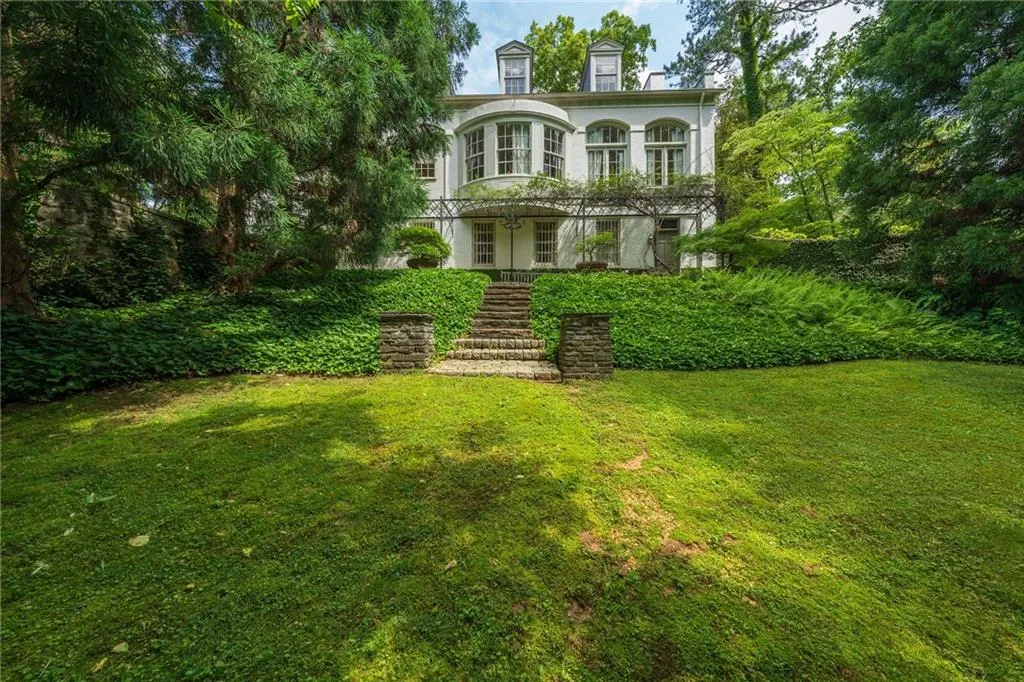 2 W Muscogee Avenue Nw, Atlanta, Georgia 30305, 4 Bedrooms Bedrooms, ,5 BathroomsBathrooms,Residential,For Sale,2 W Muscogee Avenue Nw,7587033