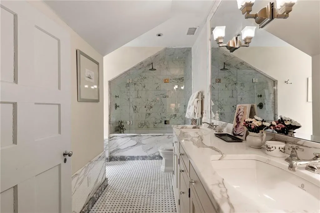 2 W Muscogee Avenue Nw, Atlanta, Georgia 30305, 4 Bedrooms Bedrooms, ,5 BathroomsBathrooms,Residential,For Sale,2 W Muscogee Avenue Nw,7587033