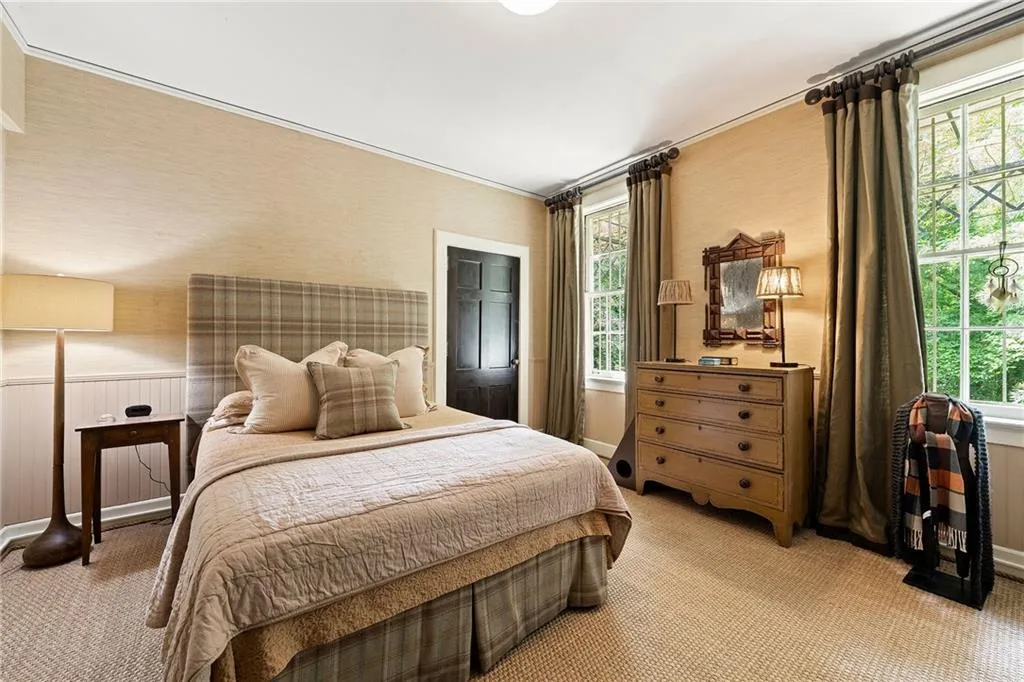 2 W Muscogee Avenue Nw, Atlanta, Georgia 30305, 4 Bedrooms Bedrooms, ,5 BathroomsBathrooms,Residential,For Sale,2 W Muscogee Avenue Nw,7587033