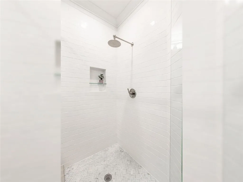 1119 Glenridge Place, Sandy Springs, Georgia 30342, 1 Bedroom Bedrooms, ,1 BathroomBathrooms,Residential,Sold,1119 Glenridge Place,6965826