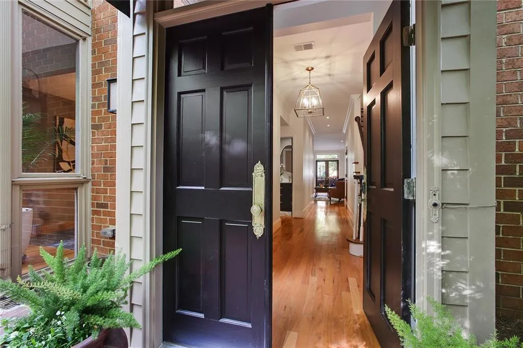 56 Willow Glen Ne, Atlanta, Georgia 30342, 3 Bedrooms Bedrooms, ,2 BathroomsBathrooms,Residential,Sold,56 Willow Glen Ne,6536555