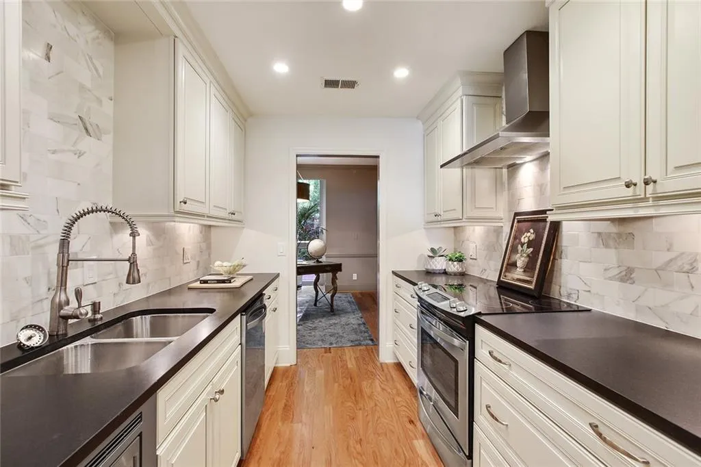 56 Willow Glen Ne, Atlanta, Georgia 30342, 3 Bedrooms Bedrooms, ,2 BathroomsBathrooms,Residential,Sold,56 Willow Glen Ne,6536555