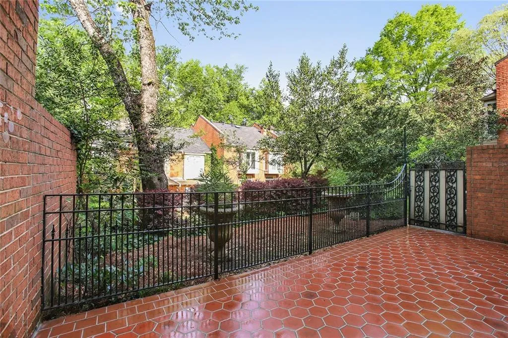 56 Willow Glen Ne, Atlanta, Georgia 30342, 3 Bedrooms Bedrooms, ,2 BathroomsBathrooms,Residential,Sold,56 Willow Glen Ne,6536555