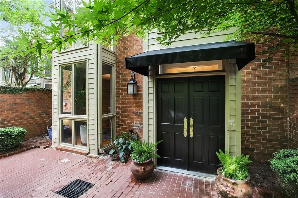 56 Willow Glen Ne, Atlanta, Georgia 30342, 3 Bedrooms Bedrooms, ,2 BathroomsBathrooms,Residential,Sold,56 Willow Glen Ne,6536555