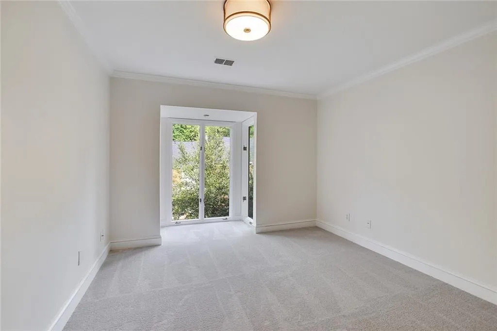 56 Willow Glen Ne, Atlanta, Georgia 30342, 3 Bedrooms Bedrooms, ,2 BathroomsBathrooms,Residential,Sold,56 Willow Glen Ne,6536555